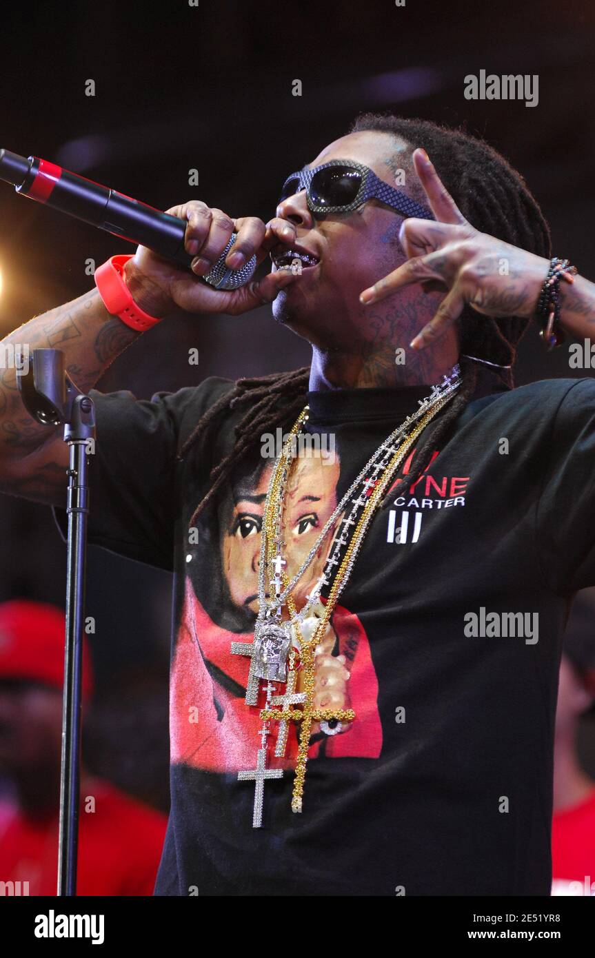 Singer Lil Wayne se produit sur le Jam d'été 2008 de Hot Liened au Giants Stadium à East Rutherford, NJ, USA le 1er juin 2008. Photo de Gregorio Binuya/ABACAPRESS.COM Banque D'Images