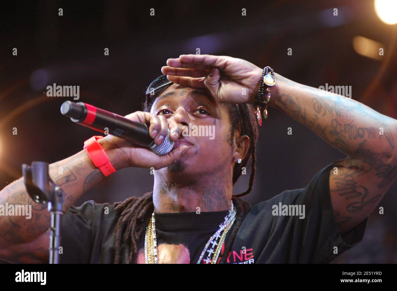 Singer Lil Wayne se produit sur le Jam d'été 2008 de Hot Liened au Giants Stadium à East Rutherford, NJ, USA le 1er juin 2008. Photo de Gregorio Binuya/ABACAPRESS.COM Banque D'Images