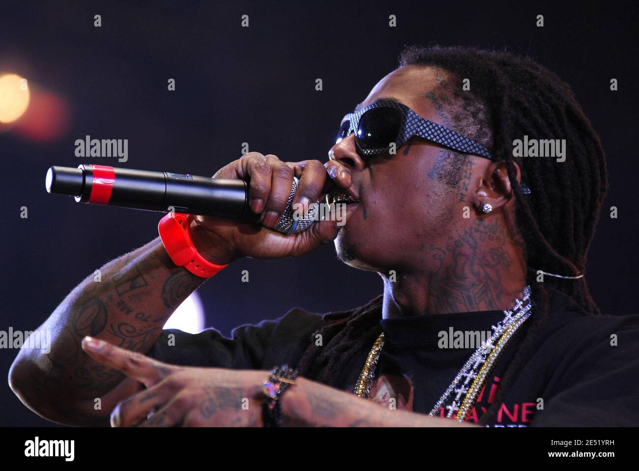 Singer Lil Wayne se produit sur le Jam d'été 2008 de Hot Liened au Giants Stadium à East Rutherford, NJ, USA le 1er juin 2008. Photo de Gregorio Binuya/ABACAPRESS.COM Banque D'Images