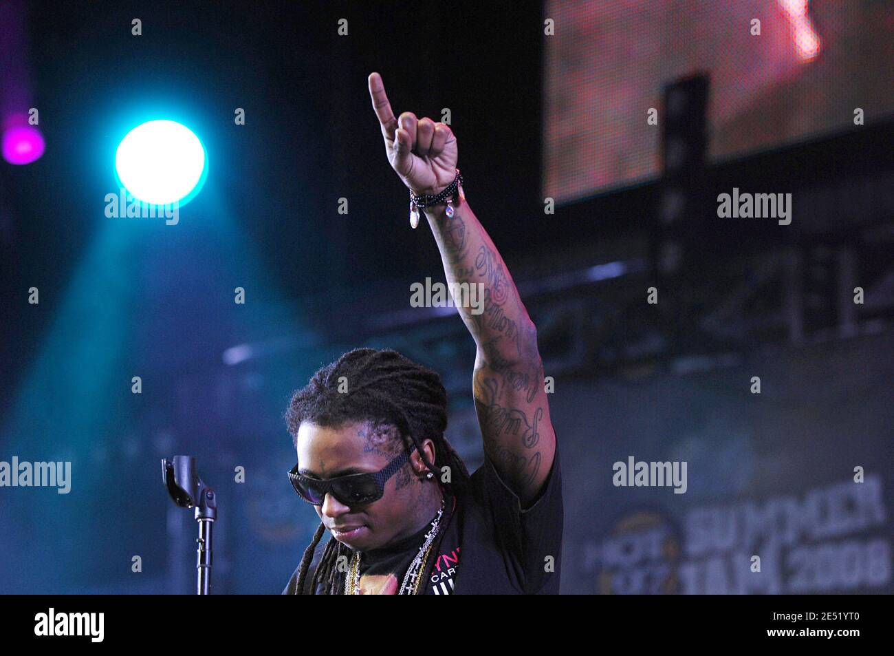 Singer Lil Wayne se produit sur le Jam d'été 2008 de Hot Liened au Giants Stadium à East Rutherford, NJ, USA le 1er juin 2008. Photo de Gregorio Binuya/ABACAPRESS.COM Banque D'Images