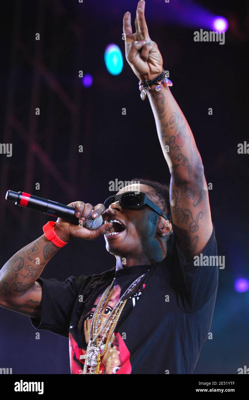 Singer Lil Wayne se produit sur le Jam d'été 2008 de Hot Liened au Giants Stadium à East Rutherford, NJ, USA le 1er juin 2008. Photo de Gregorio Binuya/ABACAPRESS.COM Banque D'Images
