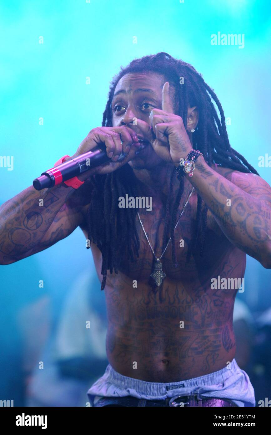Singer Lil Wayne se produit sur le Jam d'été 2008 de Hot Liened au Giants Stadium à East Rutherford, NJ, USA le 1er juin 2008. Photo de Gregorio Binuya/ABACAPRESS.COM Banque D'Images