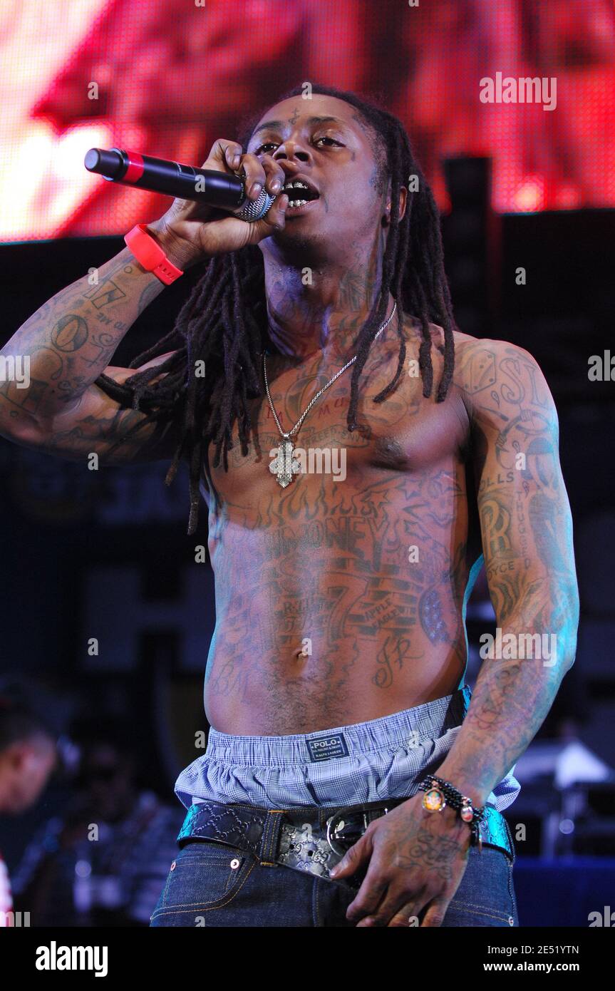 Singer Lil Wayne se produit sur le Jam d'été 2008 de Hot Liened au Giants Stadium à East Rutherford, NJ, USA le 1er juin 2008. Photo de Gregorio Binuya/ABACAPRESS.COM Banque D'Images