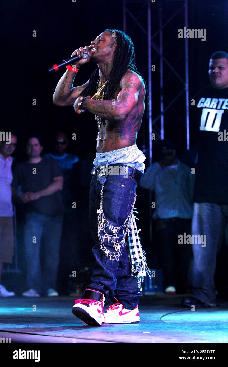 Singer Lil Wayne se produit sur le Jam d'été 2008 de Hot Liened au Giants Stadium à East Rutherford, NJ, USA le 1er juin 2008. Photo de Gregorio Binuya/ABACAPRESS.COM Banque D'Images