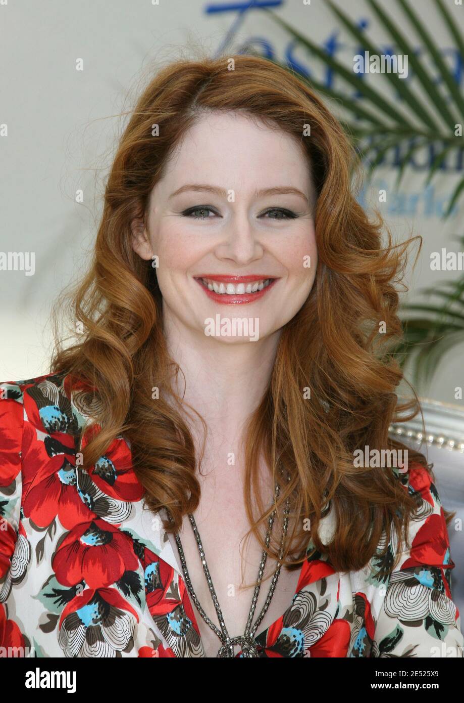 Miranda Otto, de l'émission de télévision américaine « Cashmere Mafia », pose pour des photos lors du 48e Festival de télévision de Monte-Carlo, qui s'est tenu au forum Grimaldi à Monaco, le 11 juin 2008. Photo de Denis Guignebourg/ABACAPRESS.COM Banque D'Images
