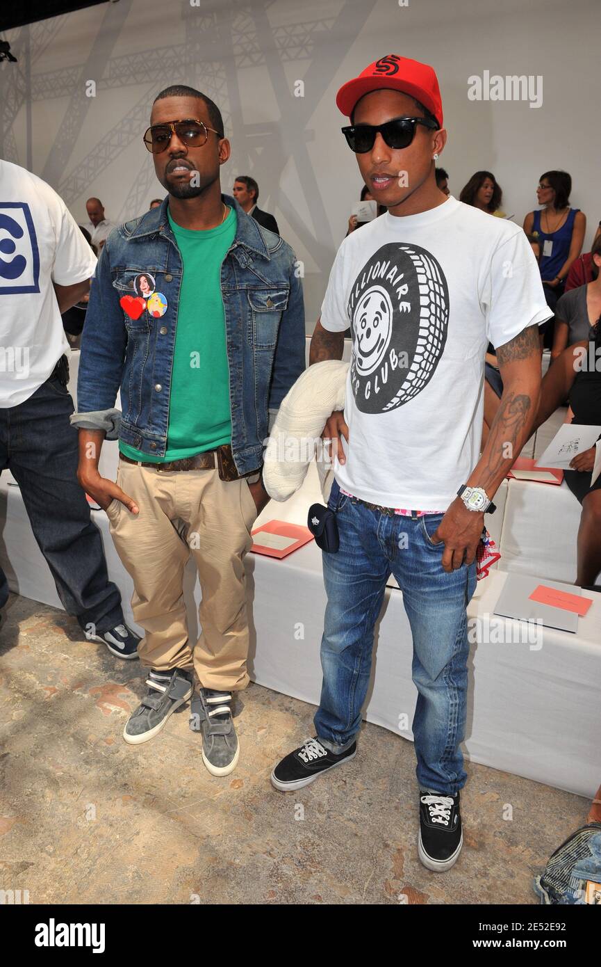 LA chanteuse AMÉRICAINE Kanye West et la chanteuse et productrice  américaine RnB Pharrell Williams assistent à la collection Printemps-été  2009 de Louis Vuitton Men à Paris, en France, le 26 juin 2008.