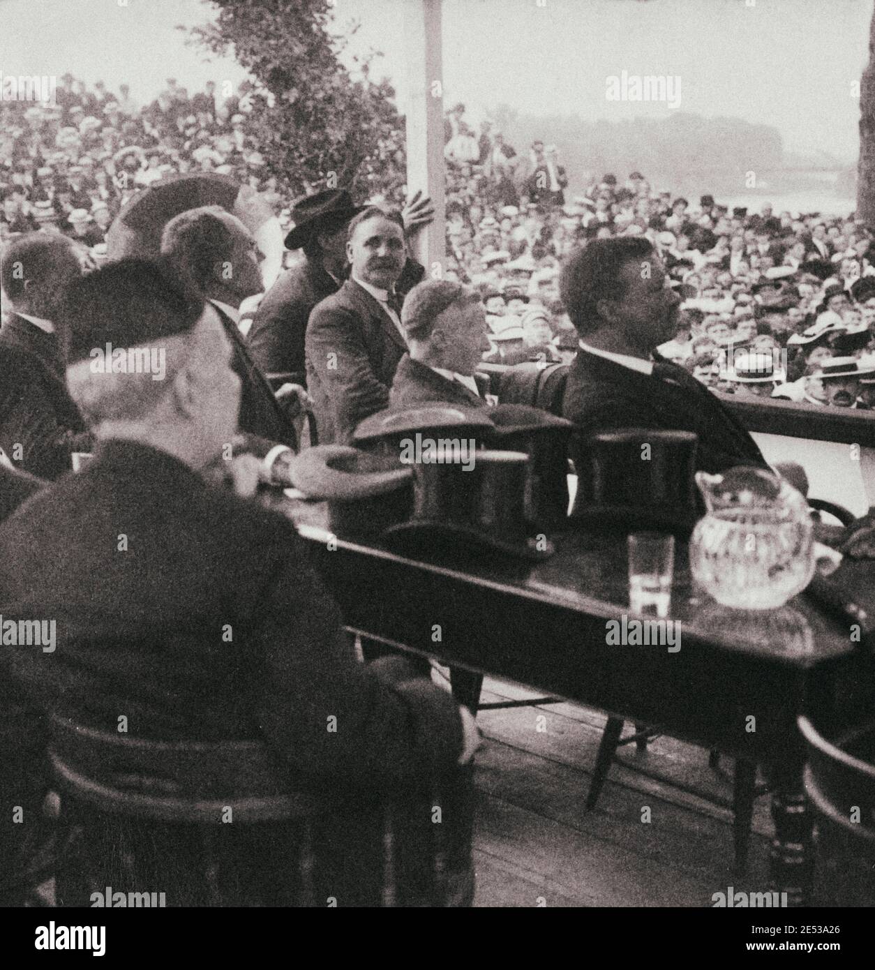 Le président Theodore Roosevelt et 80,000 mineurs écoutent le président de l'Union John Mitchell, Wilkes-barre, Pennsylvanie, États-Unis. 1905 Banque D'Images