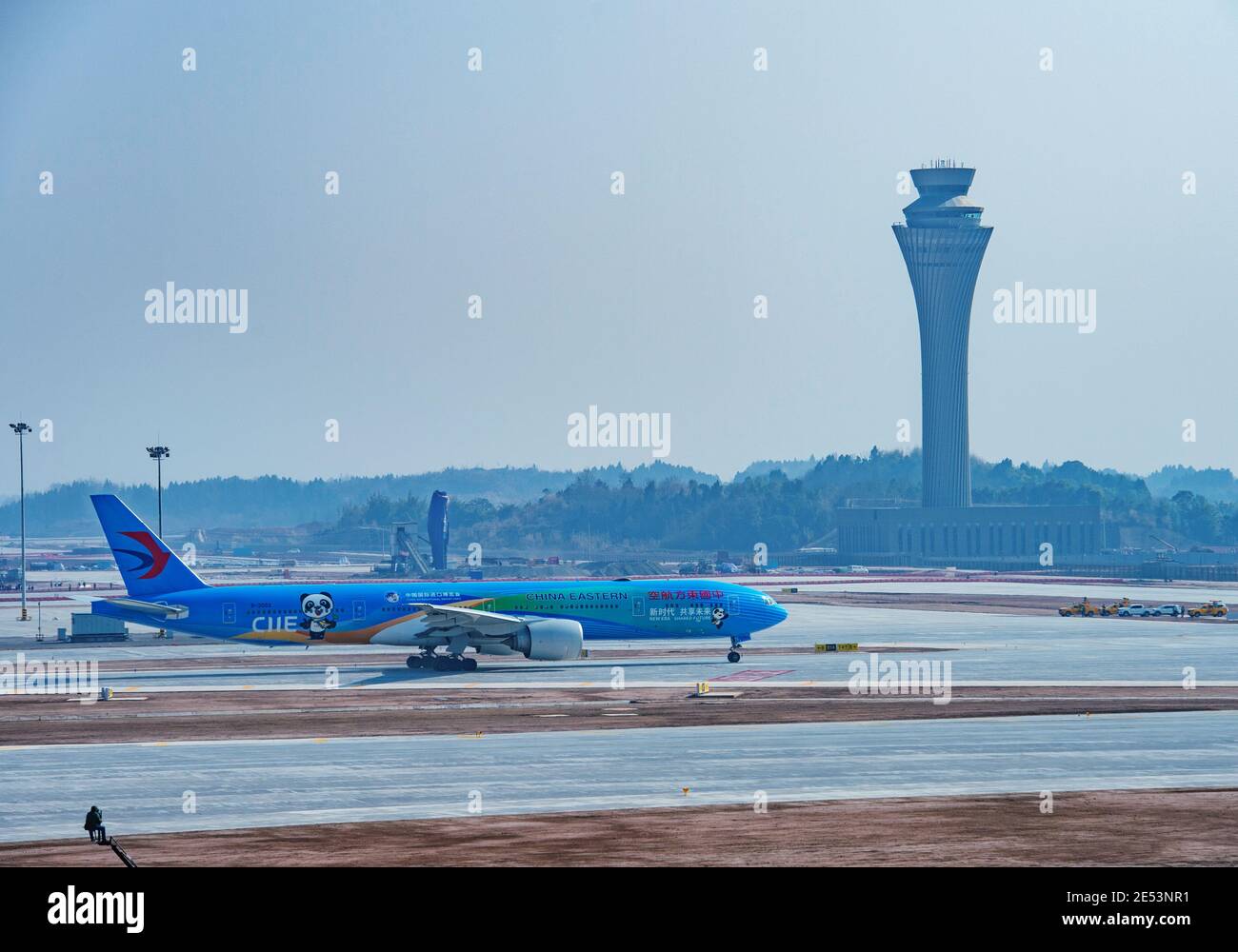 Plusieurs compagnies aériennes chinoises participent à un vol d'essai à l'aéroport de Chengdu Tianfu, dans la ville de Chengdu, dans la province du Sichuan, dans le sud-ouest de la Chine, le 22 janvier 2021. L'aéroport doit ouvrir ses portes le 30 juin 2021. (Photo de /ChinaImages/Sipa USA) Banque D'Images