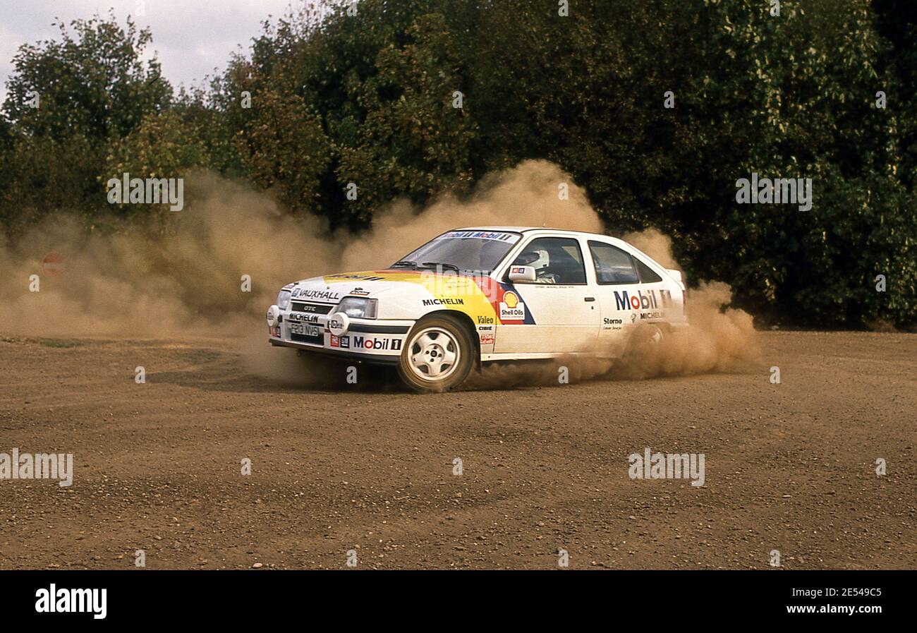 Malcolm Wilson teste sa voiture de rallye Vauxhall Astra GTE 16v Au Millbrook Proving Ground, Royaume-Uni 1989 Banque D'Images