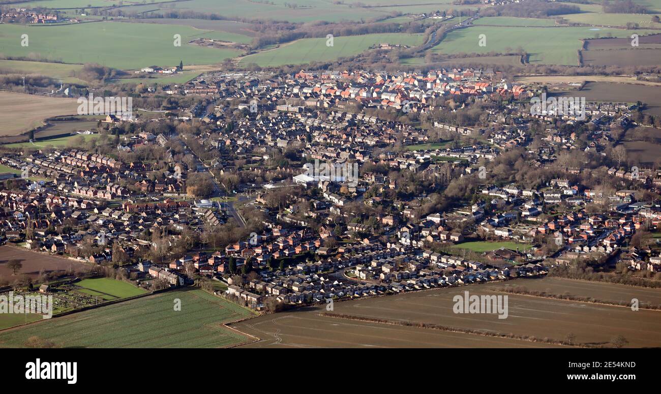 Vue aérienne de la ville d'Ackworth, dans le West Yorkshire (avec le toit de Moor d'Ackworth en premier plan), près de Pontefract & Wakefield, West Yorkshire Banque D'Images