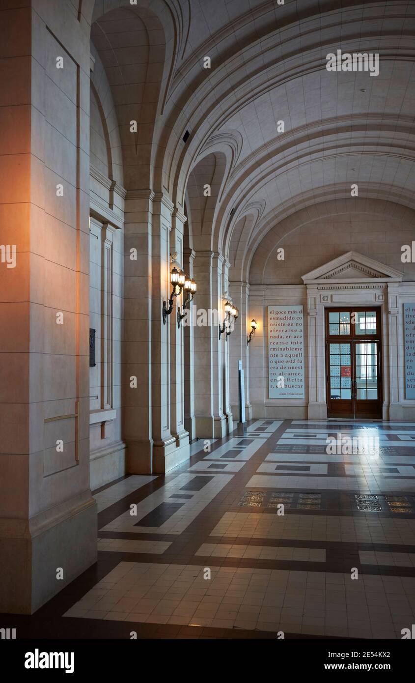 Le hall d'entrée du Centre culturel CCK (ancien quartier général des postes en Argentine), Buenos Aires, Argentine. Banque D'Images