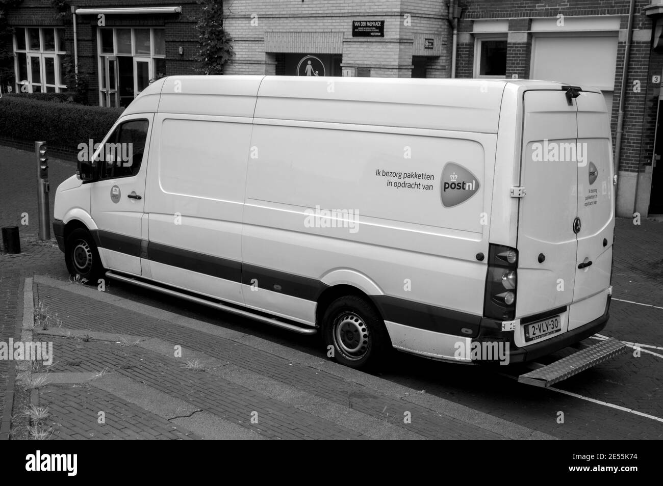 Post.nl Company Van à Amsterdam aux pays-Bas 27-6-2020 Banque D'Images