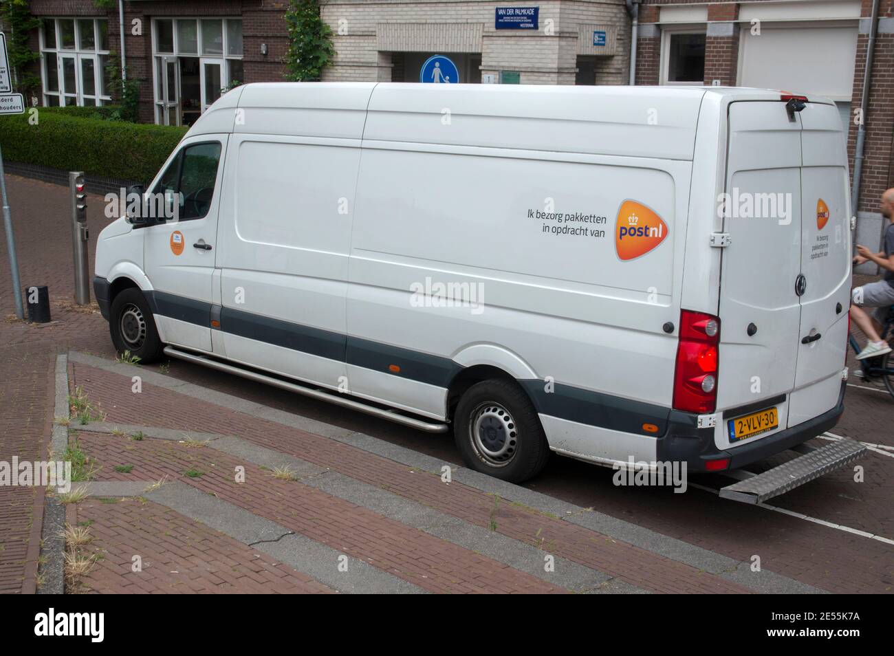Post.nl Company Van à Amsterdam aux pays-Bas 27-6-2020 Banque D'Images