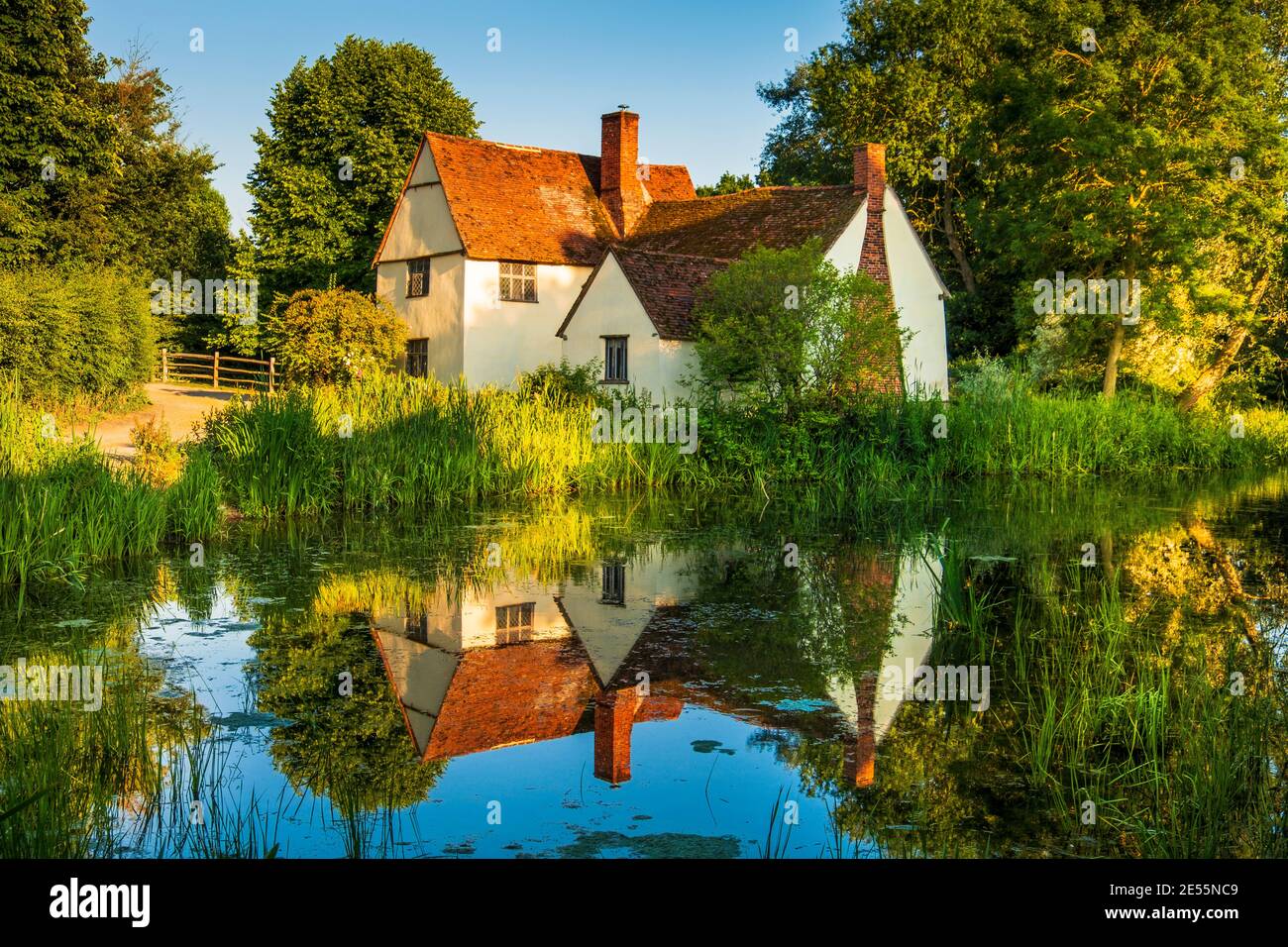 Willy Lott Cottage à Flatford a été présenté dans le Hay Wain, un tableau de John Constable. Banque D'Images