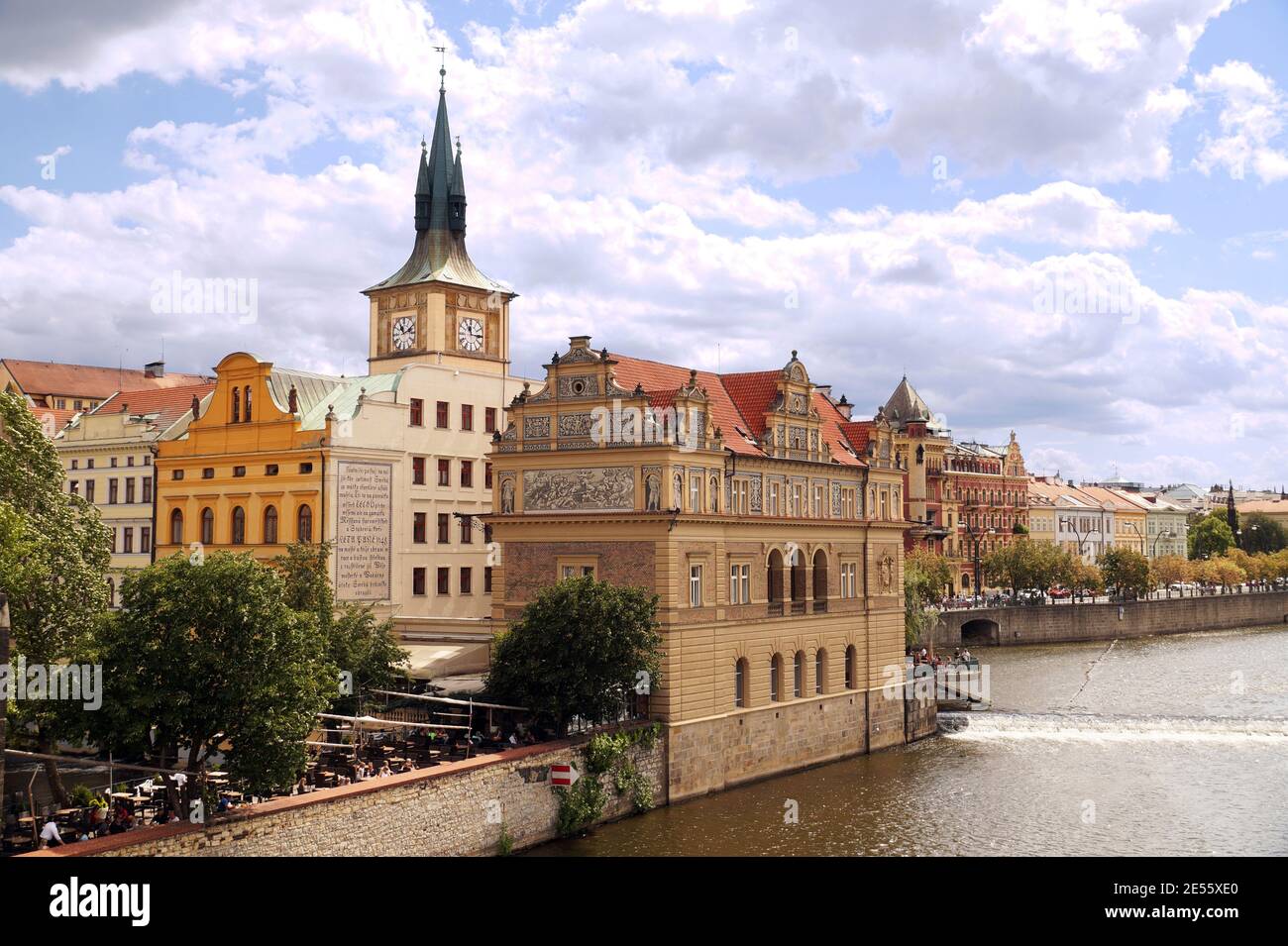 Musée Bedrich Smetana sur les rives de la Vltava. Praha, République tchèque. Août 2018. Banque D'Images