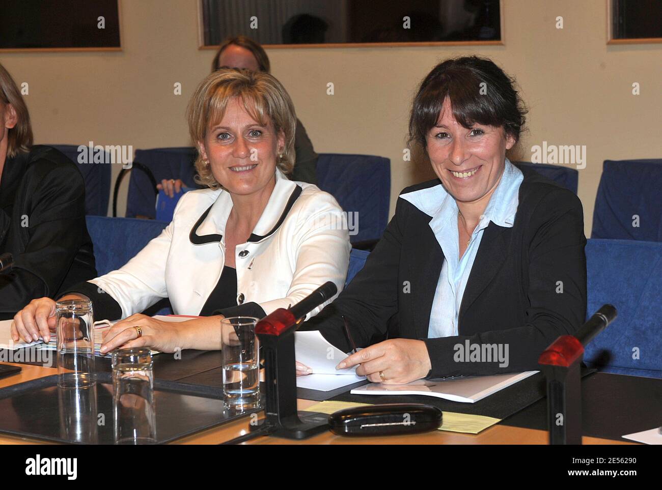 Nadine Morano et Fadela Amara lors d'une réunion de la Commission des États-Unis à Paris, en France, le 01 juillet 2008. Photo de Giancarlo Gorassini/ABACAPRESS.COM Banque D'Images