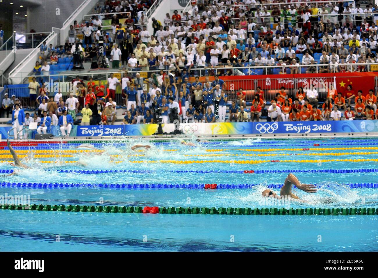 Laure Manaudou, en France, participe à la compétition de nage libre du 400m féminin dernier jour 3 des XXIX Jeux Olympiques au Centre aquatique national olympique de Beijing, en Chine, le 11 août 2008. Rebecca Adlington a remporté la toute première médaille d'or libre olympique féminine de Grande-Bretagne avec une victoire stupéfiante dans le freestyle de 400 mètres aux Jeux de Beijing. La nageuse anglaise de 19 ans, lors de ses premiers Jeux olympiques, a fait un pas en avant avec Katie Hoff, nageuse américaine, pour gagner en quatre minutes et 03.22 secondes. Manaudou place Eigth. Photo de Gouhier-Hahn-Nebinger/Cameleon/ABACAPRESS.COM Banque D'Images