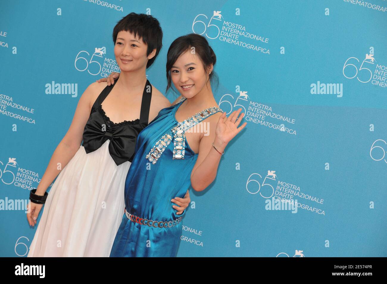 (R-L) Guo Xiaodong, l'actrice Zhao Tao, la réalisatrice Jia Zhang-Ke et l'actrice Hao Lei assistent à la séance photo Cry Me A River qui s'est tenue à la Piazzale del Casino, dans le cadre du 65e Festival du film de Venise qui s'est tenu à Venise, en Italie, le 29 août 2008. Photo de Thierry Orban/ABACAPRESS.COM Banque D'Images