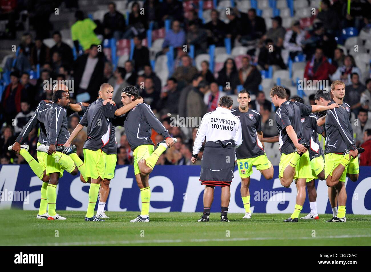 Les joueurs de Lyon s'entraînent lors du match de football de la Ligue des champions de l'UEFA, Olympique Lyonnais contre AFC Fiorentina, au stade Gerland de Lyon, en France, le 17 septembre 2008. (2-2). Photo de Stephane Reix/ABACAPRESS.COM Banque D'Images