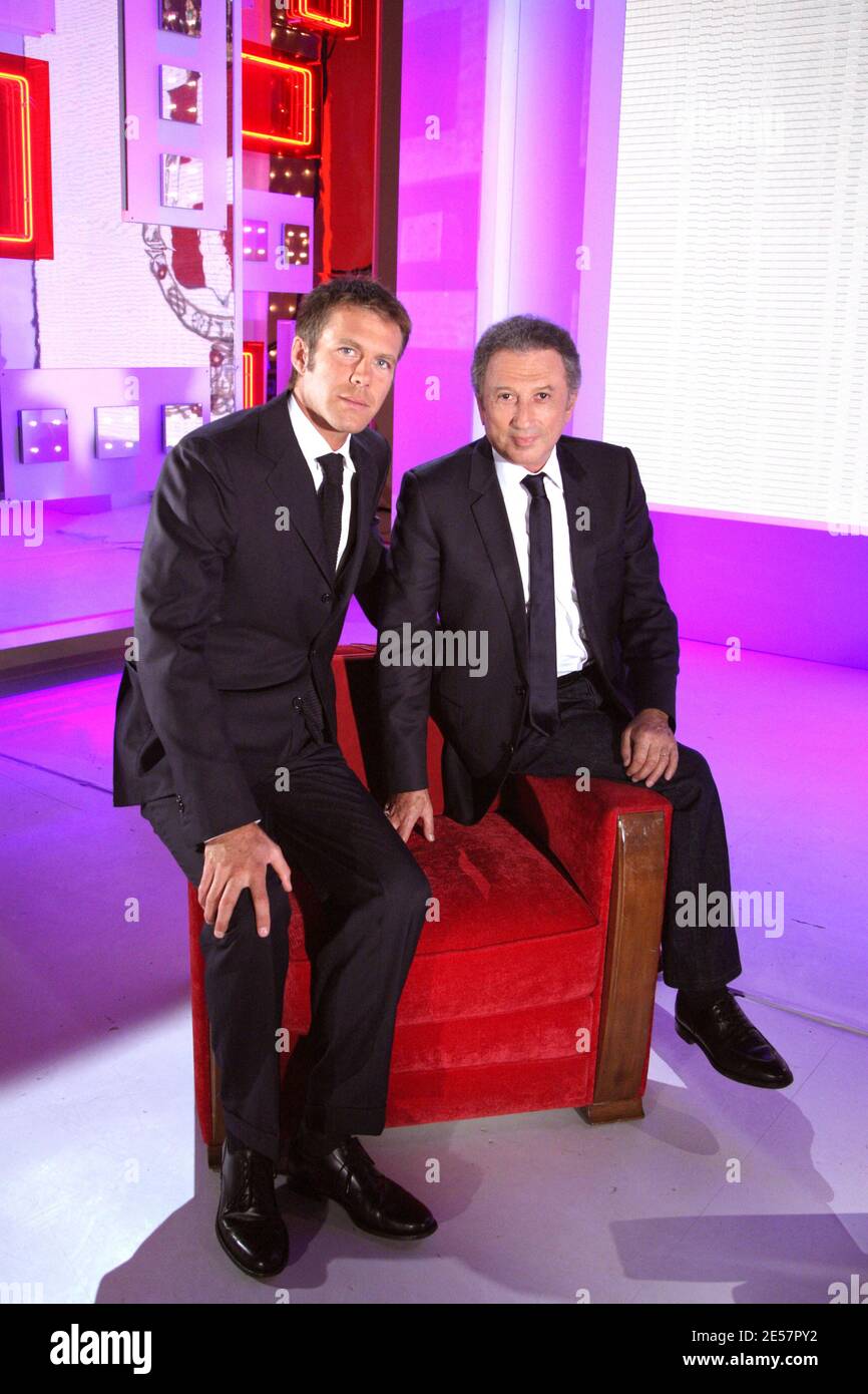 Emmanuel-Philibert de Savoie, Michel Drucker lors de l'enregistrement de l'émission Dimanche a Paris, France, le 3 septembre 2008. Photo Max Colin/ABACAPRESS.COM Banque D'Images Emmanuel-Philibert de Savoie, Michel Drucker lors de l'enregistrement de l'émission Dimanche a Paris, France, le 3 septembre 2008. Photo Max Colin/ABACAPRESS.COM Banque D'Images