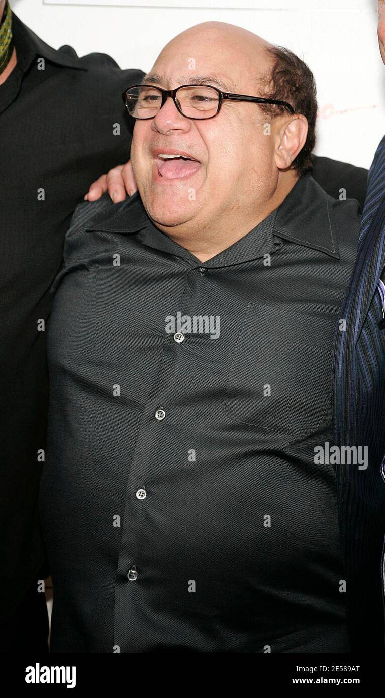 Danny DeVito, copropriétaire, arrive pour l'ouverture officielle du restaurant Devito South Beach. Miami Beach, Floride 6/13/07. DeVito South Beach Restaurant, Miami Beach FL. [[FAM]] Banque D'Images