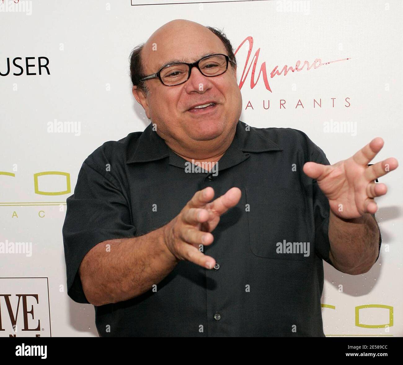 Danny DeVito, copropriétaire, arrive pour l'ouverture officielle du restaurant Devito South Beach. Miami Beach, Floride 6/13/07. DeVito South Beach Restaurant, Miami Beach FL. [[FAM]] Banque D'Images