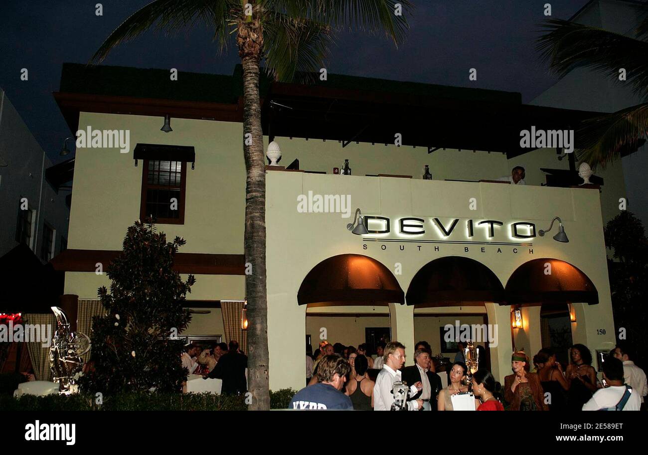 Ambiance au restaurant Devito South Beach. Miami Beach, Floride 6/13/07. DeVito South Beach, Miami Beach, Floride. [[FAM]] Banque D'Images
