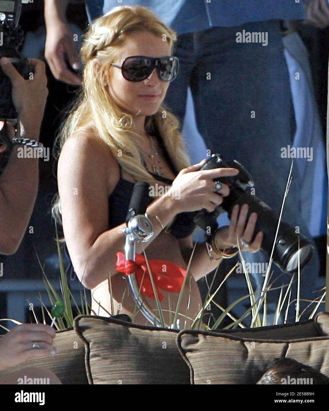 Lindsay Lohan Celebre Son 21e Anniversaire Lors D Une Fete Avec Sa Famille Et Ses Amis Dans Une Maison De Plage L Etoile Troublee Fraiche De Readaptation A Passe La Journee Dans Un Bikini