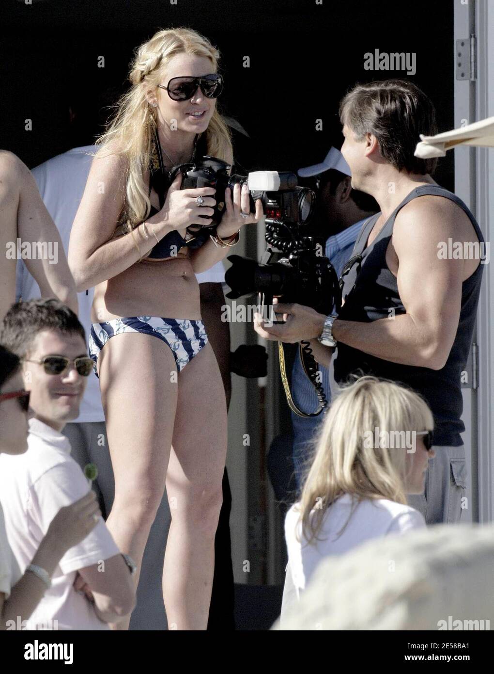 Lindsay Lohan Celebre Son 21e Anniversaire Lors D Une Fete Avec Sa Famille Et Ses Amis Dans Une Maison De Plage L Etoile Troublee Fraiche De Readaptation A Passe La Journee Dans Un Bikini