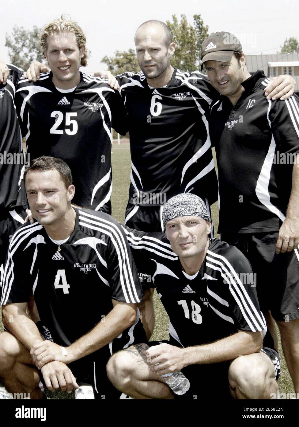 L'acteur britannique Jason Statham assiste à Soccer for Survivors, un événement caritatif au profit du Programme pour les victimes de la torture ou PTV. Le match a été accompagné d'artistes et de joueurs internationaux de football, notamment Steve Jones, Jimmy-John Louis, Santiago Cabrera, Costas Mandylor, Vinnie Jones, Alexi Lalas, Martin Vasquez, Frank LeBouef, Eric Wynalda, Barry Venison et Richard Gough. Beverly Hills, Californie 7/22/07. [[wam]] Banque D'Images