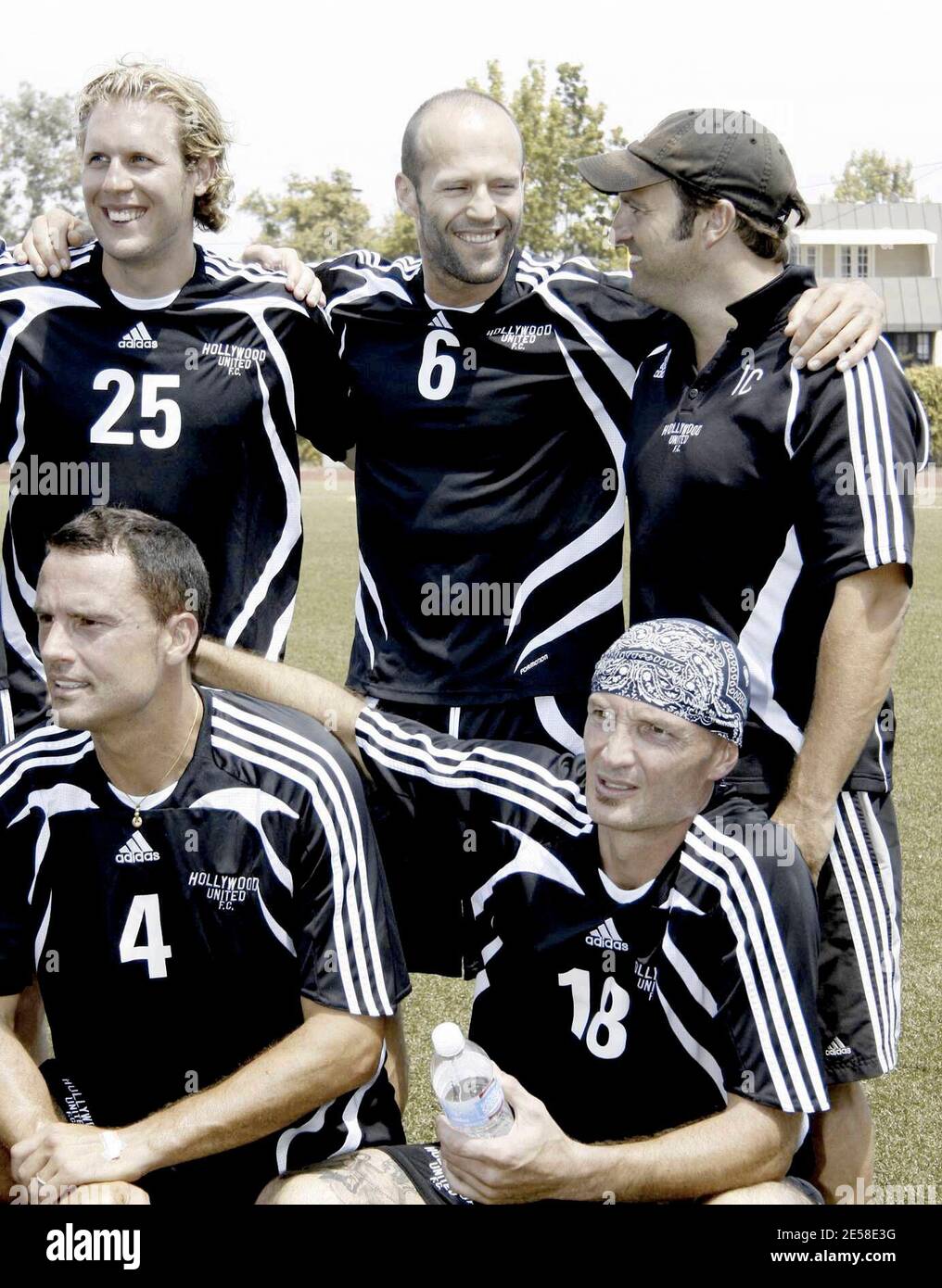 L'acteur britannique Jason Statham assiste à Soccer for Survivors, un événement caritatif au profit du Programme pour les victimes de la torture ou PTV. Le match a été accompagné d'artistes et de joueurs internationaux de football, notamment Steve Jones, Jimmy-John Louis, Santiago Cabrera, Costas Mandylor, Vinnie Jones, Alexi Lalas, Martin Vasquez, Frank LeBouef, Eric Wynalda, Barry Venison et Richard Gough. Beverly Hills, Californie 7/22/07. [[wam]] Banque D'Images