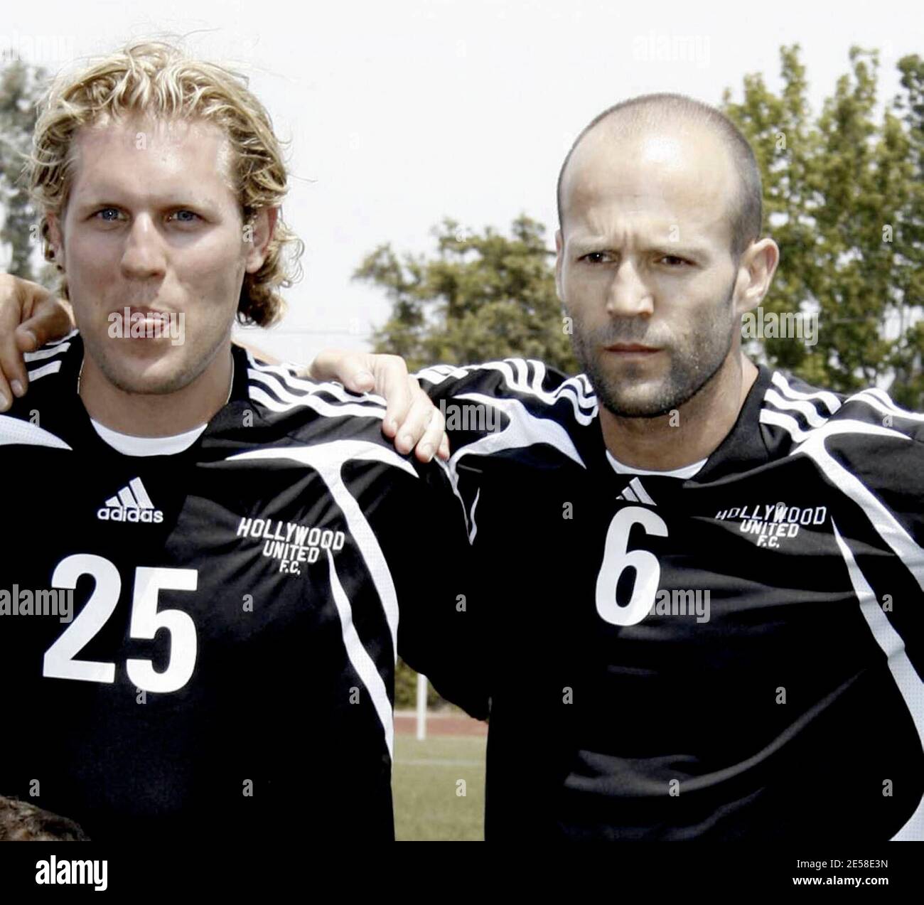 L'acteur britannique Jason Statham assiste à Soccer for Survivors, un événement caritatif au profit du Programme pour les victimes de la torture ou PTV. Le match a été accompagné d'artistes et de joueurs internationaux de football, notamment Steve Jones, Jimmy-John Louis, Santiago Cabrera, Costas Mandylor, Vinnie Jones, Alexi Lalas, Martin Vasquez, Frank LeBouef, Eric Wynalda, Barry Venison et Richard Gough. Beverly Hills, Californie 7/22/07. [[wam]] Banque D'Images