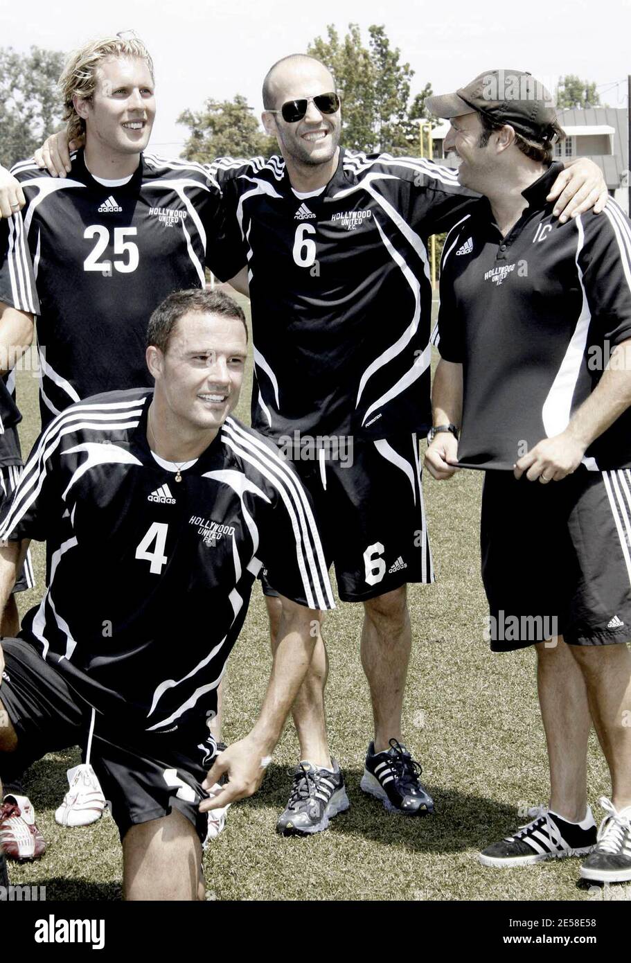 L'acteur britannique Jason Statham assiste à Soccer for Survivors, un événement caritatif au profit du Programme pour les victimes de la torture ou PTV. Le match a été accompagné d'artistes et de joueurs internationaux de football, notamment Steve Jones, Jimmy-John Louis, Santiago Cabrera, Costas Mandylor, Vinnie Jones, Alexi Lalas, Martin Vasquez, Frank LeBouef, Eric Wynalda, Barry Venison et Richard Gough. Beverly Hills, Californie 7/22/07. [[wam]] Banque D'Images