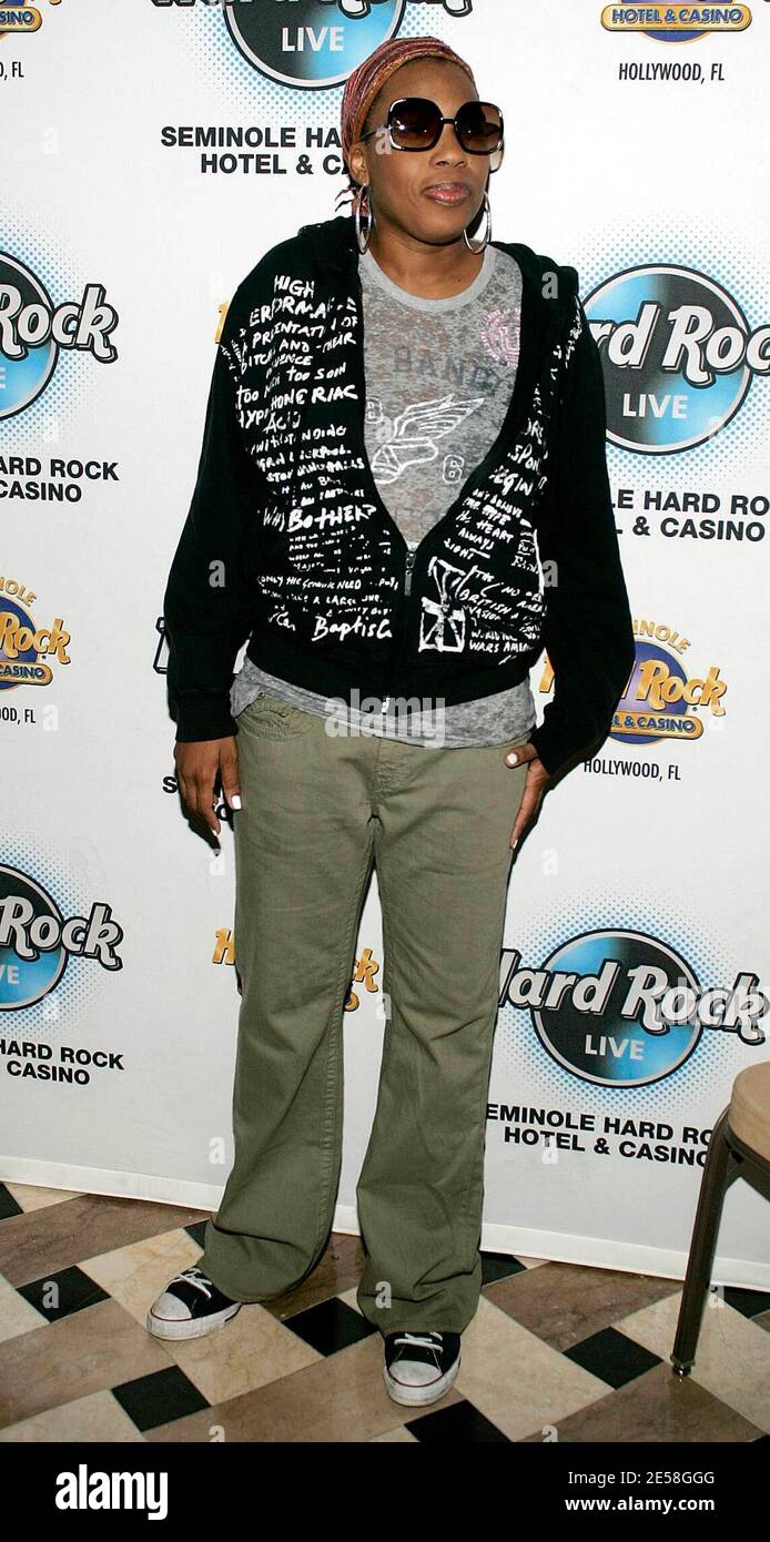 La chanteuse et actrice Macy Gray apparaît au Seminole Hard Rock Hotel & Casino pour rencontrer des fans et présenter sa nouvelle ligne de vêtements « HUMPS ». Hollywood, Floride, 8/13/07. [[fa]] Banque D'Images