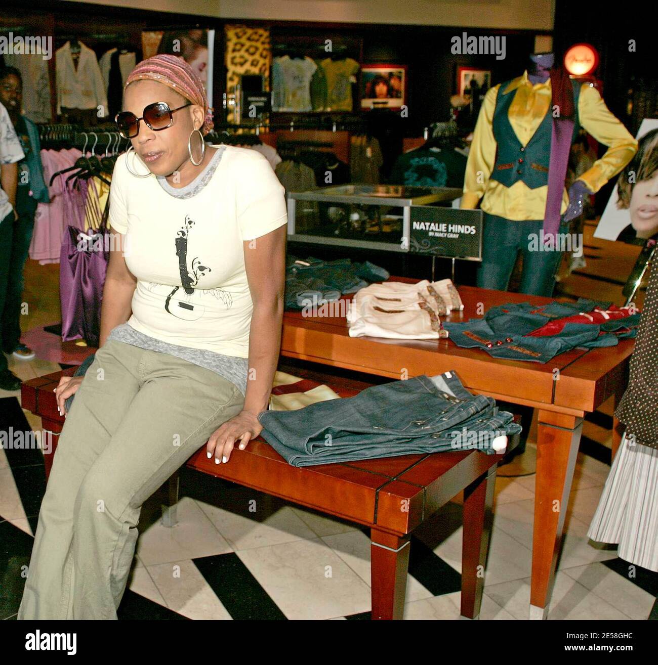La chanteuse et actrice Macy Gray apparaît au Seminole Hard Rock Hotel & Casino pour rencontrer des fans et présenter sa nouvelle ligne de vêtements « HUMPS ». Hollywood, Floride, 8/13/07. [[fa]] Banque D'Images