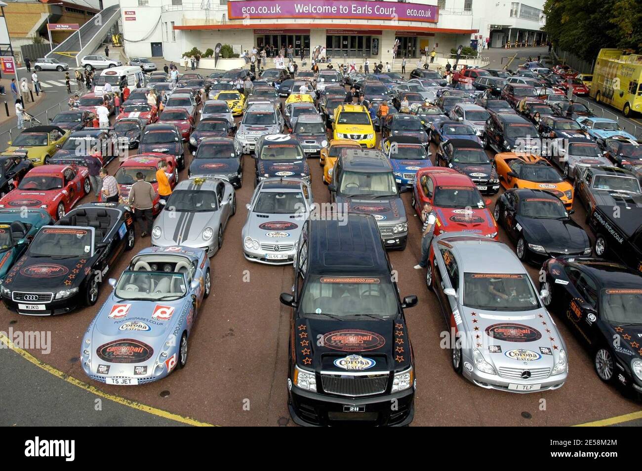 Le Rallye Cannonball 8000 A Ete Lance Aujourd Hui A Partir D Earls Court A Londres Celebrant Son Cinquieme Anniversaire Le Rallye De Londres A Zagreb En Passant Par Bruxelles Et Prague