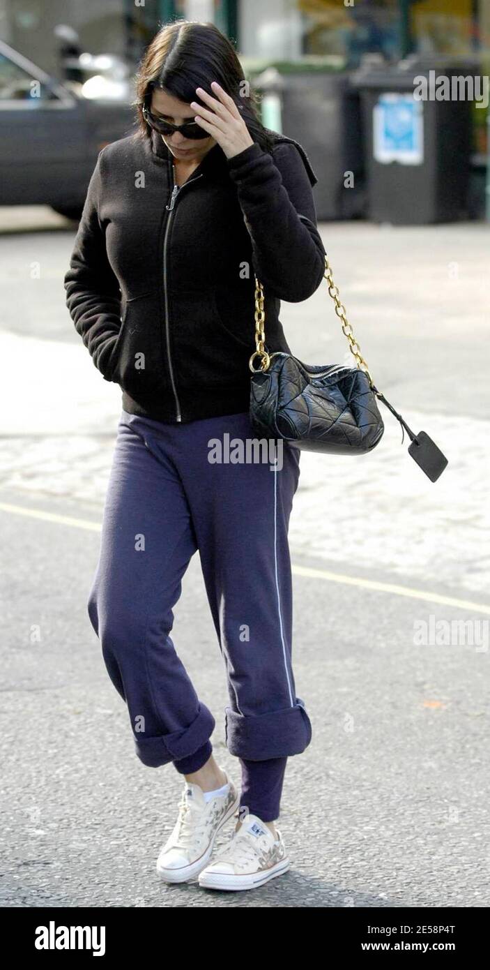 Sadie Frost quitte un restaurant du nord de Londres après avoir déjeuné avec des amis. Londres, Royaume-Uni. 10/5/07. [[carte]] Banque D'Images