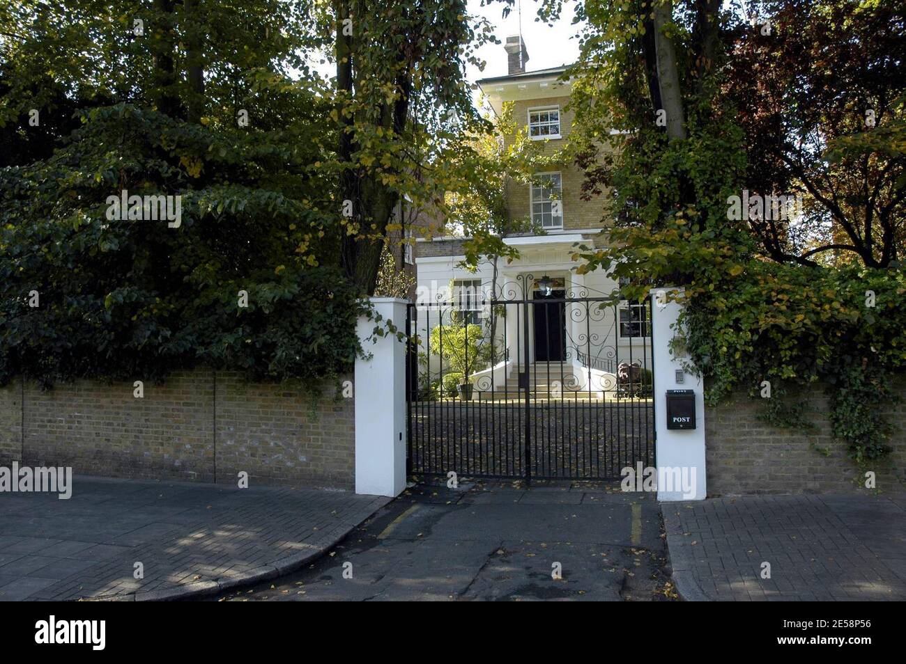 Heather Mills aurait vu cette propriété de 33 millions de dollars dans le nord de Londres, à deux portes de la même rue du nord de Londres de la maison qu'elle a partagée avec son ancien mari Sir Paul McCartney. Londres, Royaume-Uni. 10/5/07. [[carte]] Banque D'Images