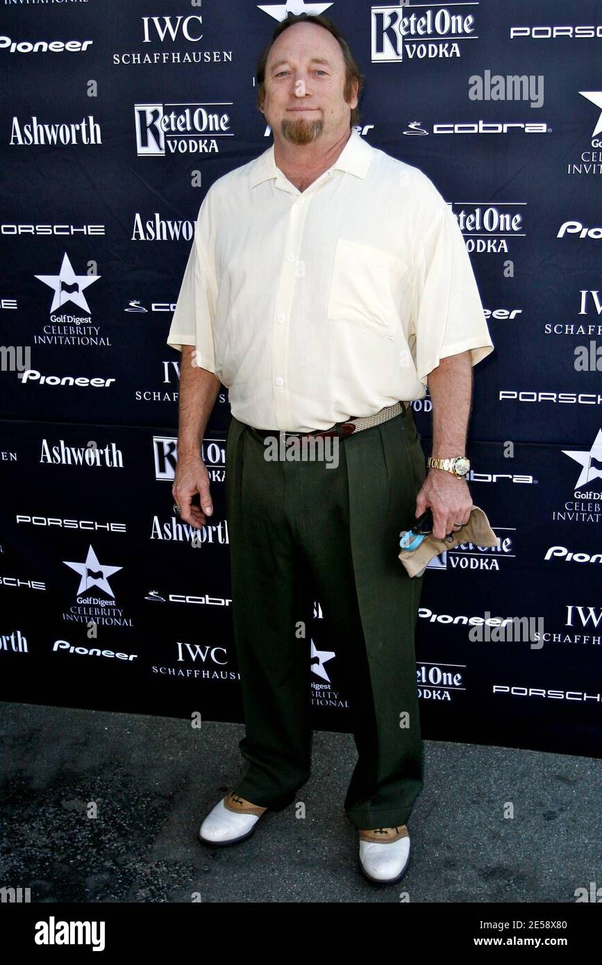 Stephen Stills se prépare à jouer au Golf Digest Invitational pour soutenir la prostate cancer Foundation au Lakeside Country Club. Los Angeles, Californie. 11/12/2007. [[laj]] Banque D'Images