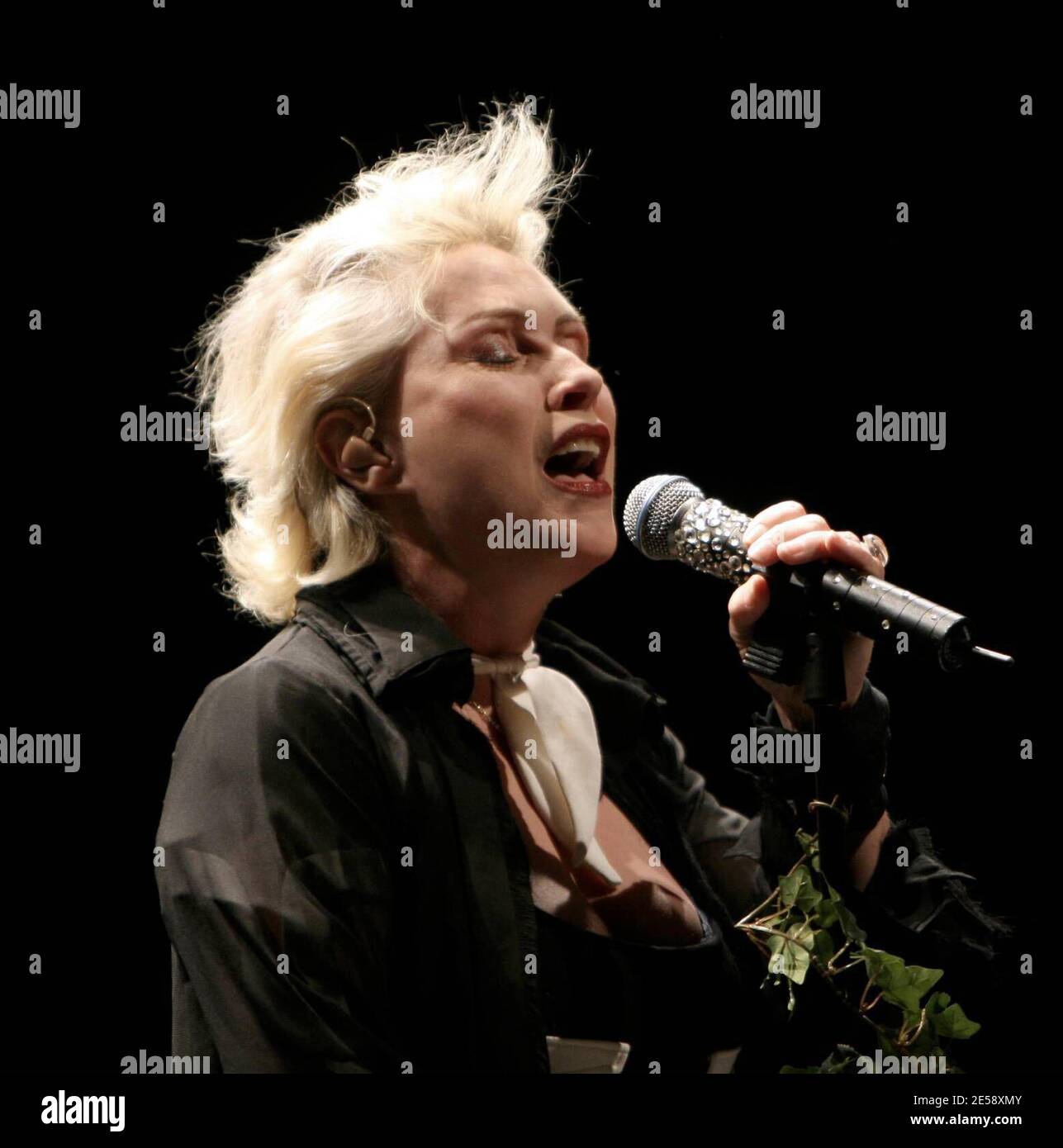Debbie Harry, originaire de South Beach, se produit en concert et est toujours en bonne position à l'âge de 62 ans. Le Fillmore Miami Beach au Jackie Gleason Theatre. Miami, Floride. 11/16/07. [[fal]] Banque D'Images