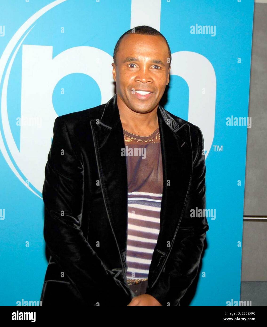 Orlando Jones, Anthony Anderson, Richard Burgi, Monique Coleman, Hans Klok, Chris Kirkpatrick, Miss USA Rachel Smith, Miss Universe Riyo Mori, Gene Simmons, Sugar Ray Leonard, Holly Robinson Peete, Kristin Chenoweth, Lee Pace, Chi McBride, Rex Lee, Luke Perry, Mary Lynn Rajskub, Milo Ventimiglia, Assistez à l'inauguration de Planet Hollywood à Las Vegas, Nevada. 11/17/07. [[cas]] Banque D'Images