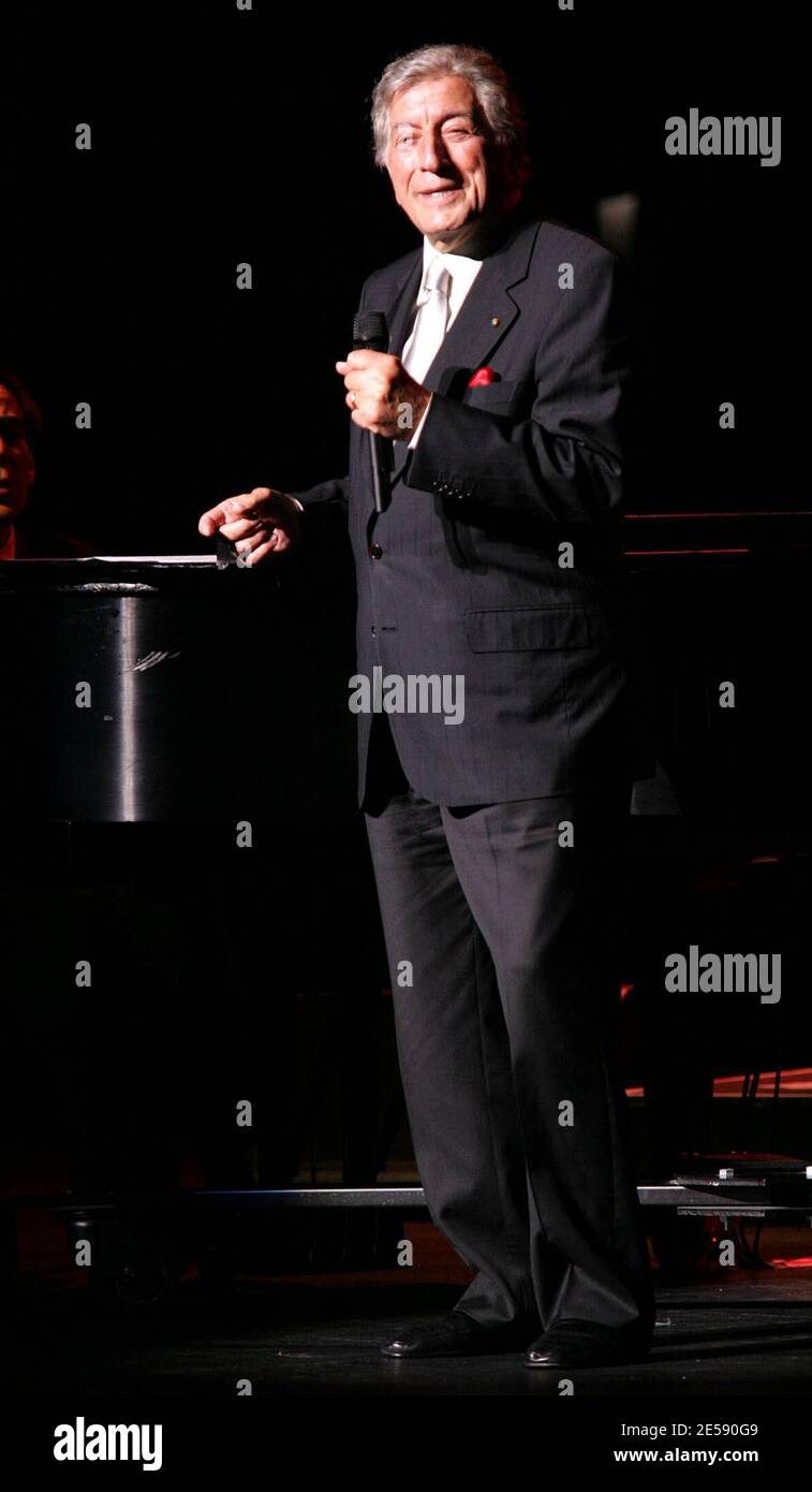 Tony Bennett joue en concert au Broward Centre for the Performing Arts au Rene Theatre. Pi. Lauderdale, Floride 12/6/07 [[fa]] Banque D'Images