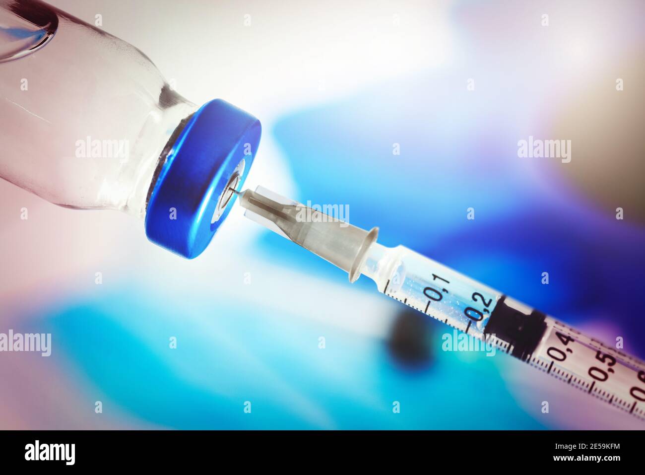 seringue médicale avec flacon de vaccin. concept de vaccination. gros plan Banque D'Images