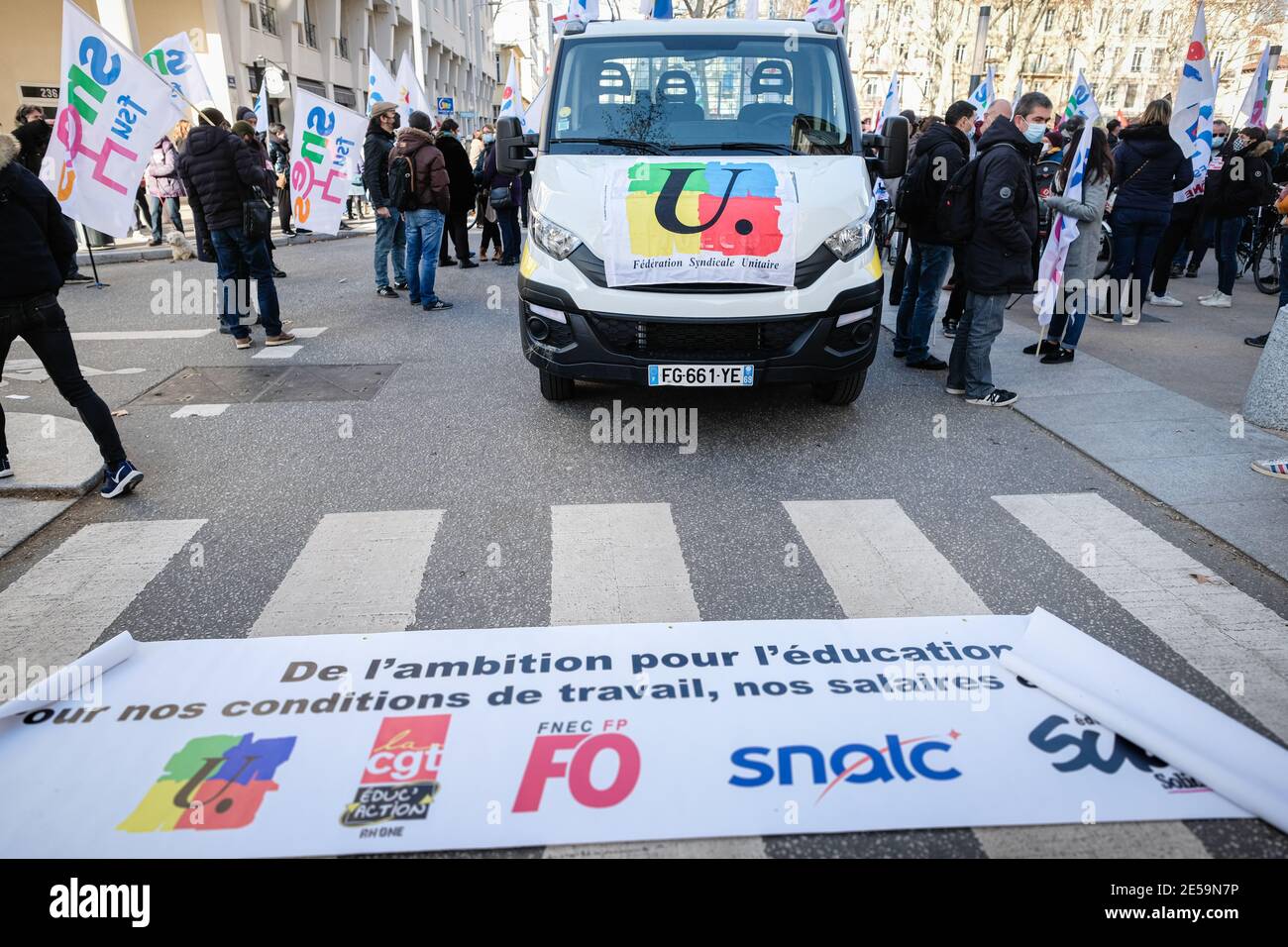 Lyon (France), le 26 janvier 2021. Démonstration par les enseignants et le personnel national de l'éducation avec les étudiants. Banque D'Images