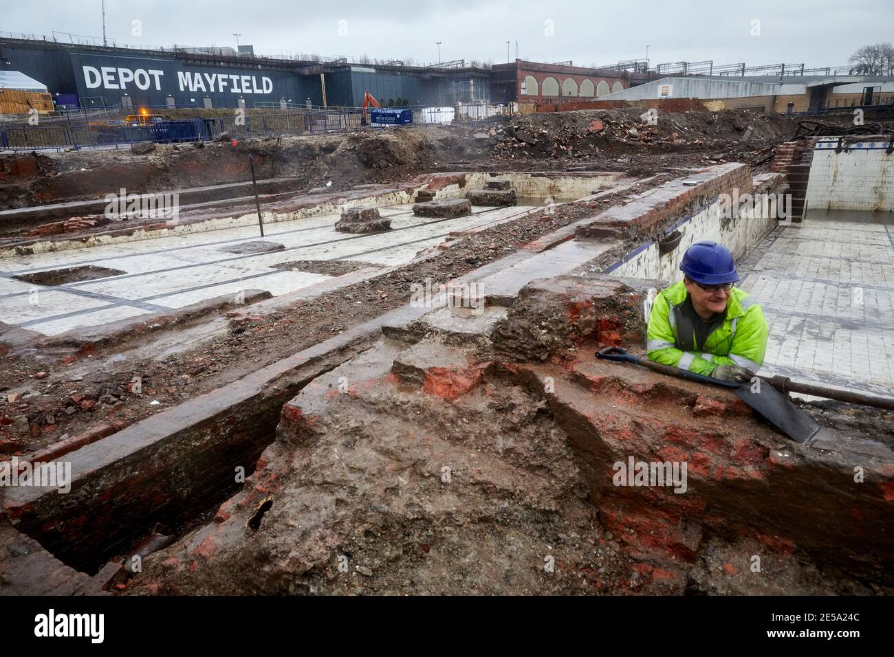 Dépôt Mayfield à Manchester, le creusage archéologique industriel prend fin et les travaux commencent à transformer l'are en un quartier urbain Banque D'Images