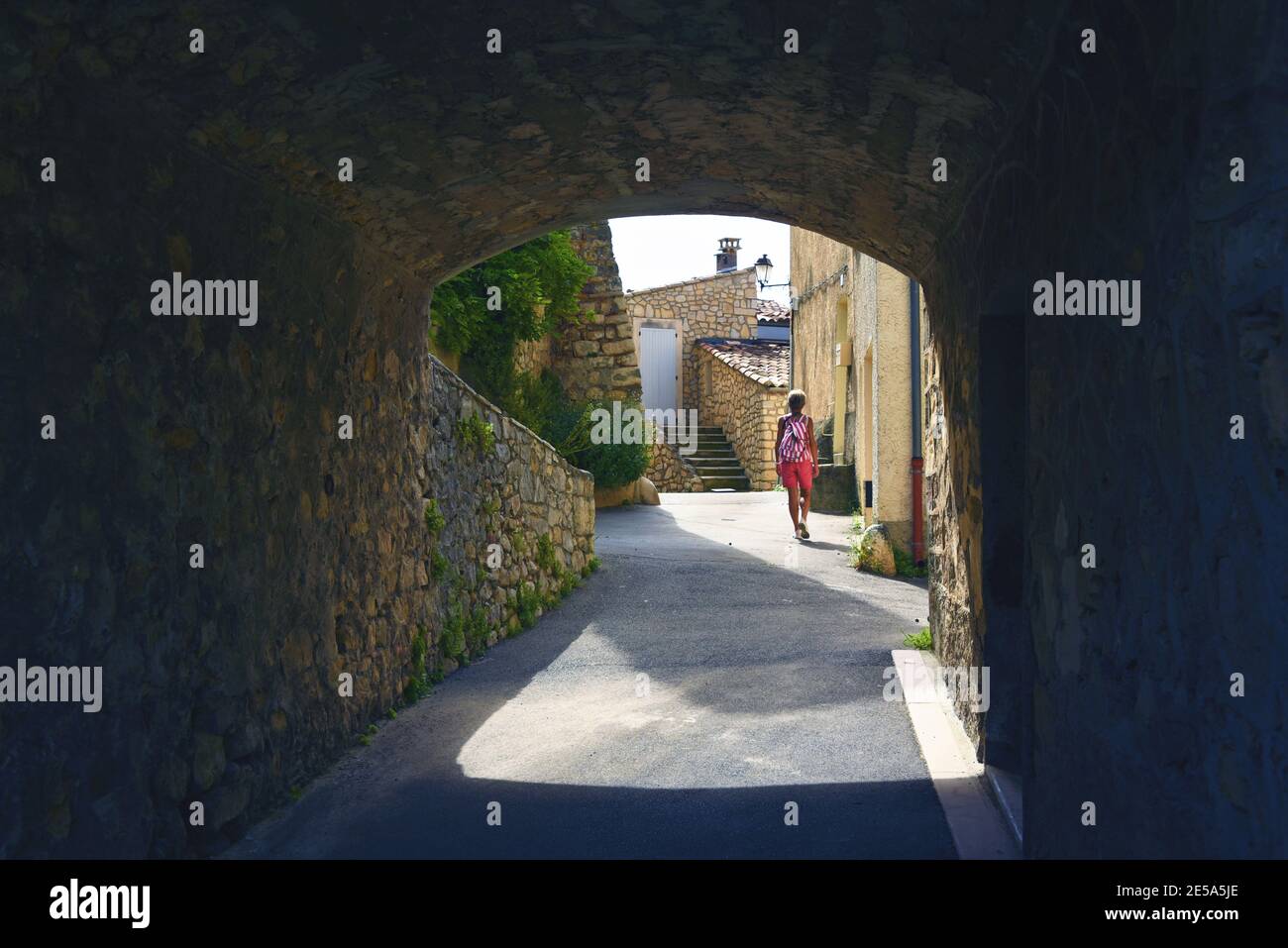 Alley, France, Provence, Alpes de haute Provence, Gréoux-les-bains Banque D'Images