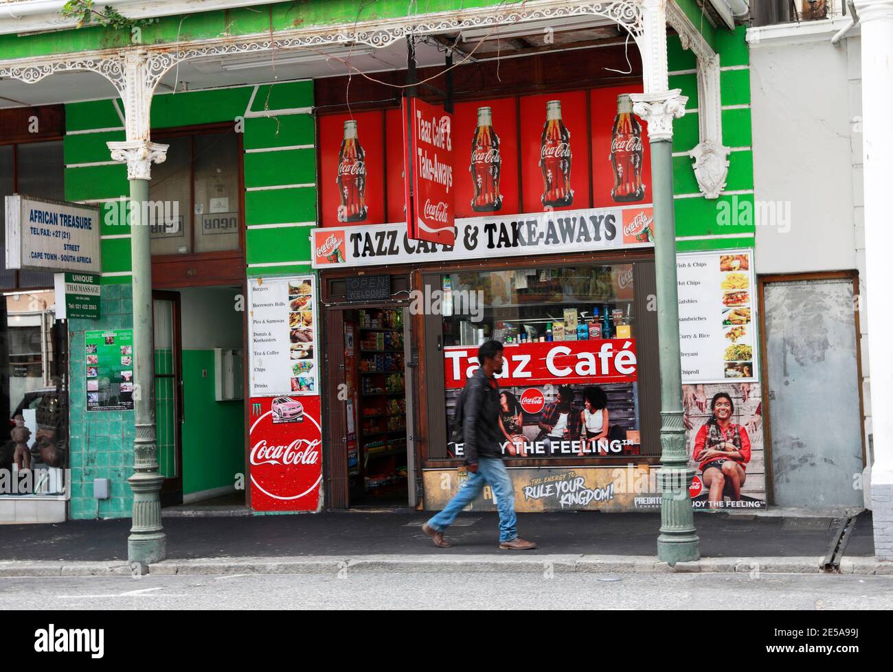 Café Tazz et plats à emporter à long Street, Cape Town, Afrique du Sud. Banque D'Images