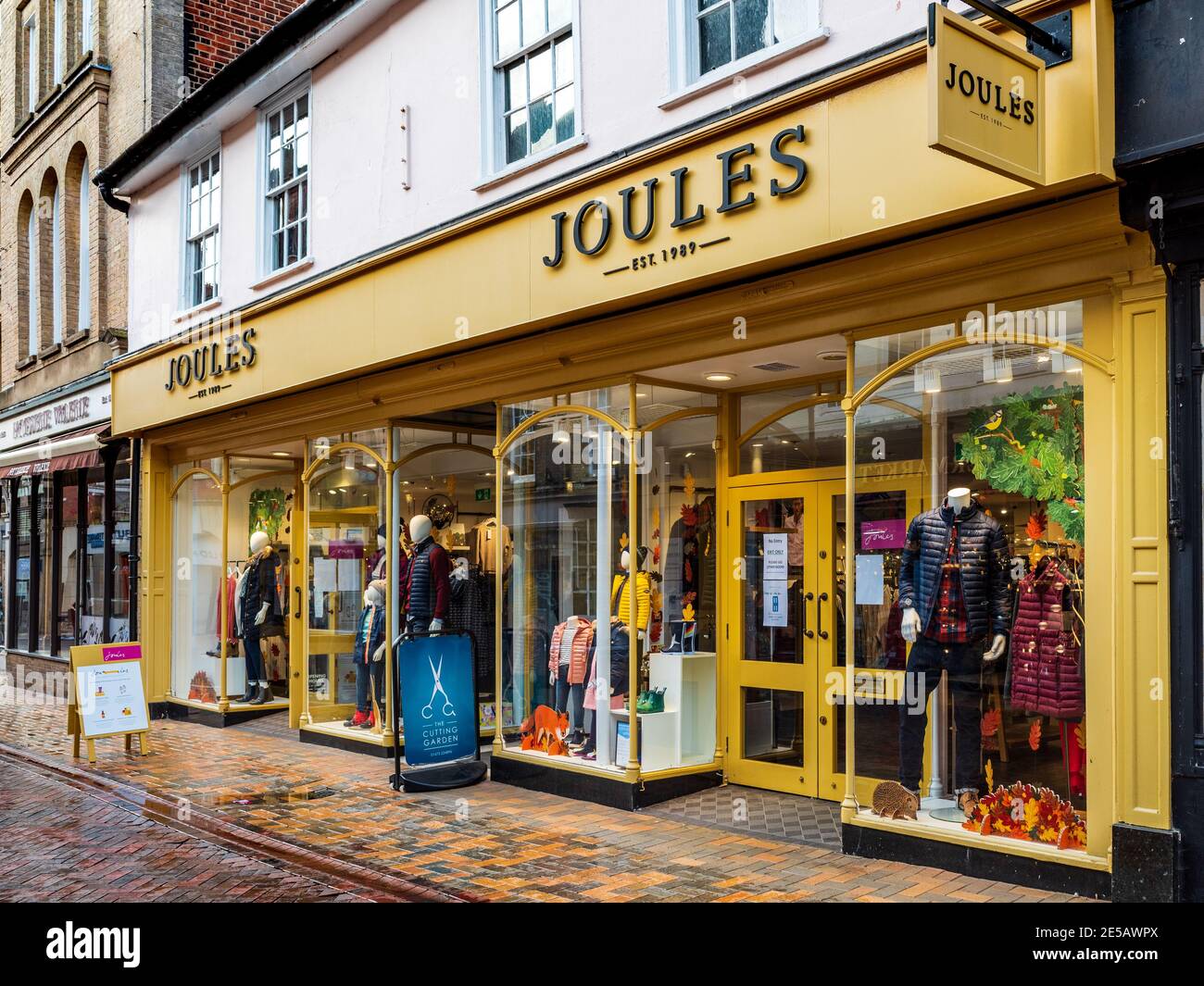 Joules Store - Joules Shop à Ipswich UK - Joules est une chaîne de vêtements basée au Royaume-Uni qui vend des vêtements de style de vie de pays. Fondée en 1989 par Tom Joule. Banque D'Images