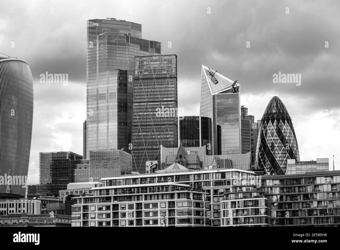The City of London Skyline on A Cloudy Day, Londres, Royaume-Uni. Banque D'Images