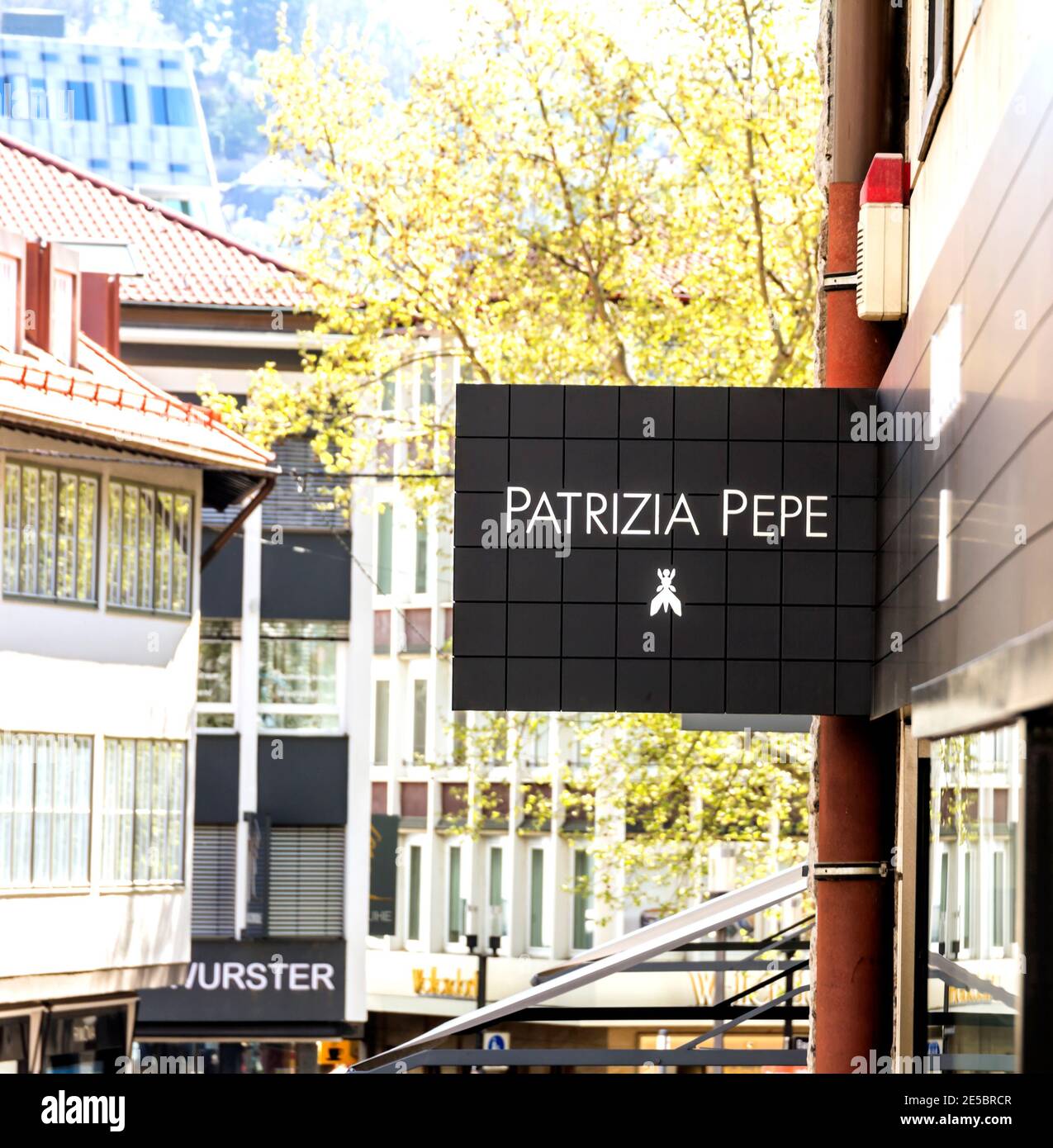 STUTTGART, ALLEMAGNE : signalisation du magasin Patrizia Pepe. Patrizia Pepe,  de Tessilform spa, est une marque italienne proposant des vêtements pour  hommes, femmes et enfants Photo Stock - Alamy